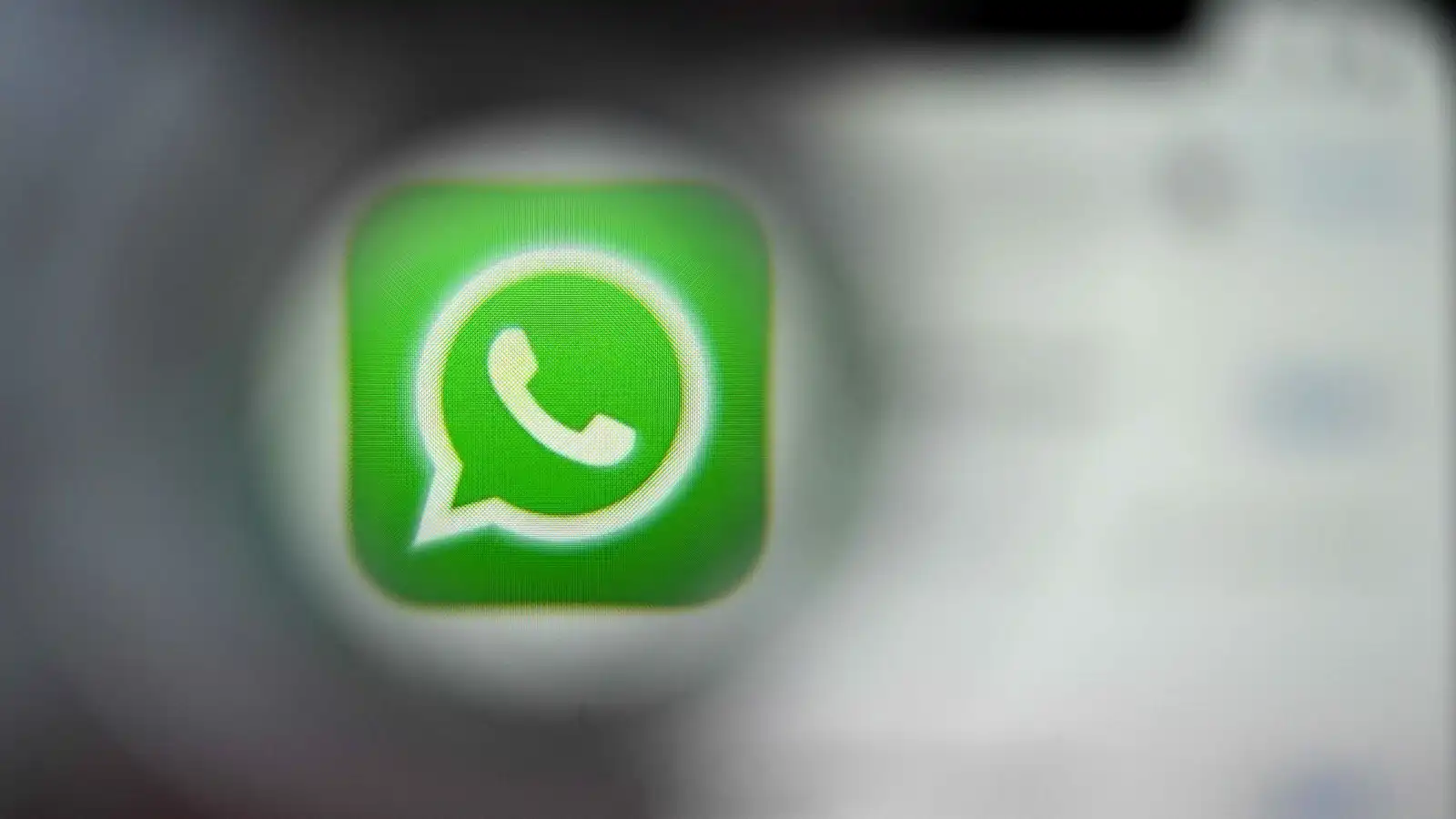 من مجموعات "واتساب" غامضة.. إيران تخترق هواتف دبلوماسيين إسرائيليين