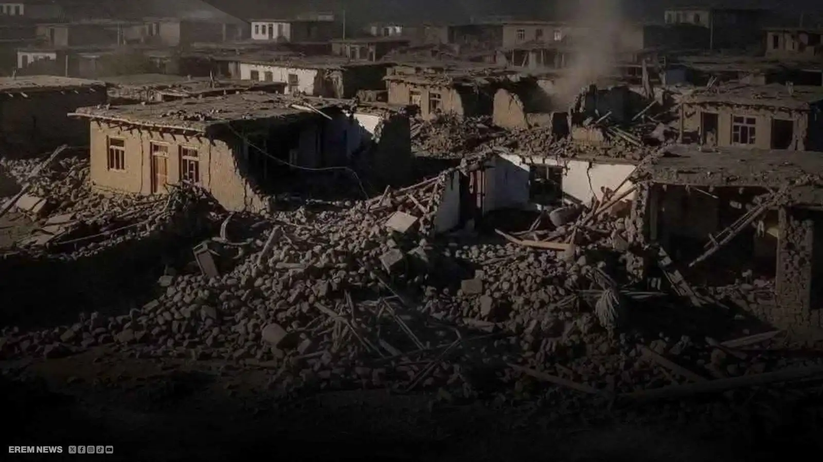 دمر قرى بأكملها.. زلزال عنيف يتسبب بكارثة في أفغانستان (فيديو إرم)