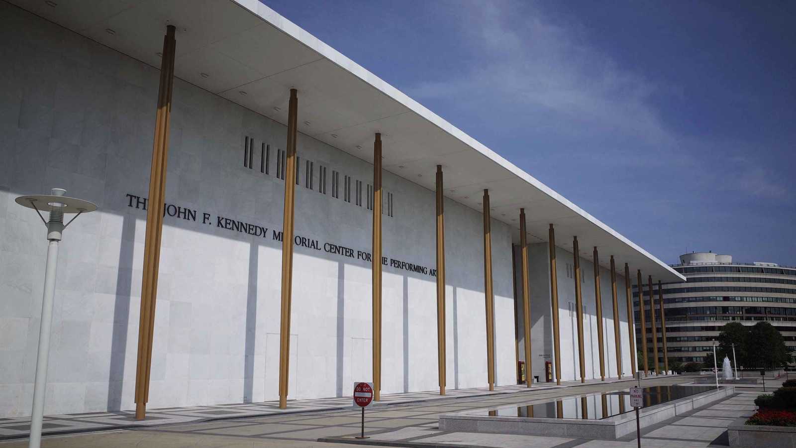 إلى جانب كينيدي.. إطلاق اسم ترامب على أشهر مركز ثقافي في واشنطن