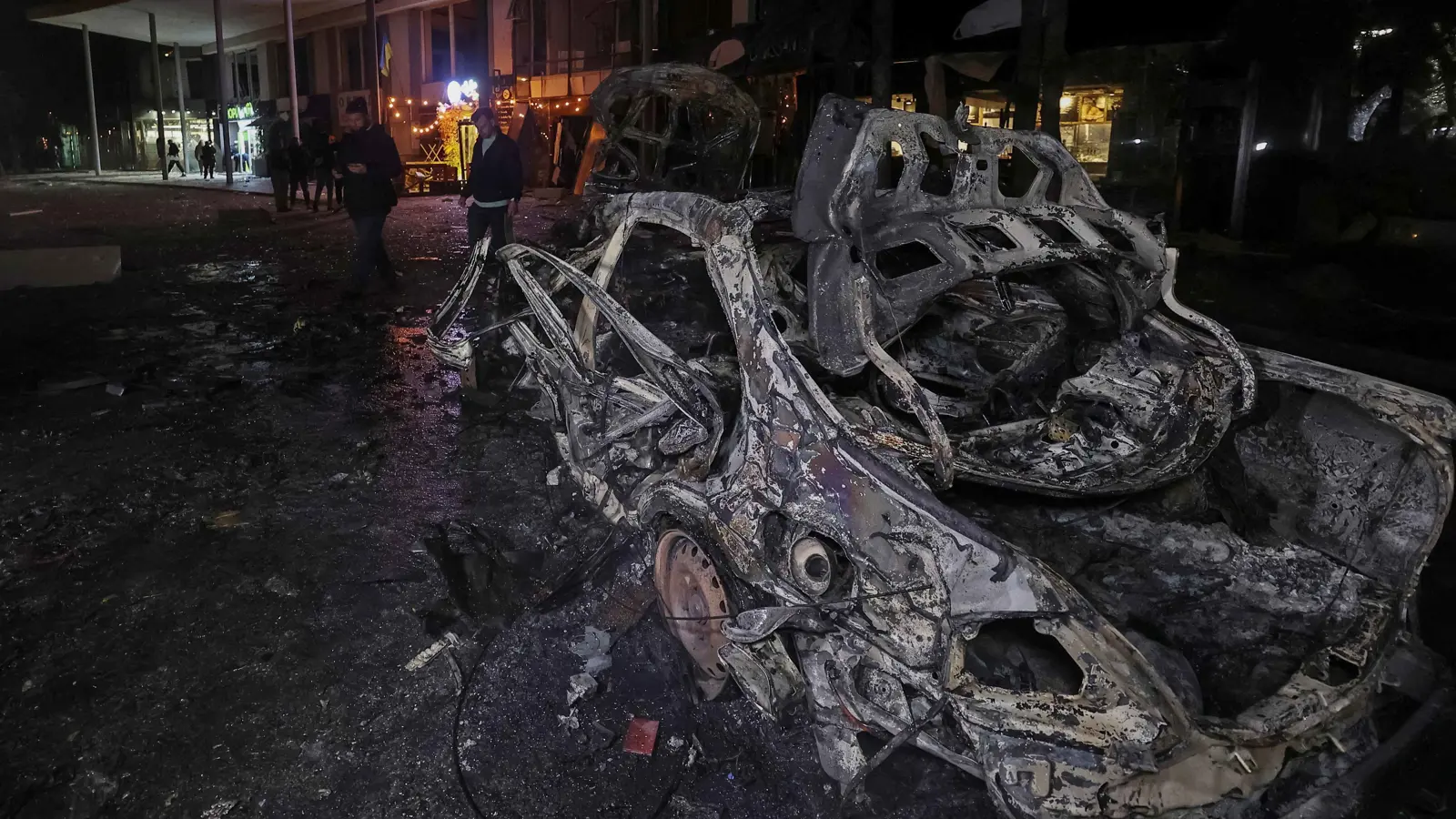 اندلاع الحرائق في خاركيف الأوكرانية بعد قصف روسي (صور)