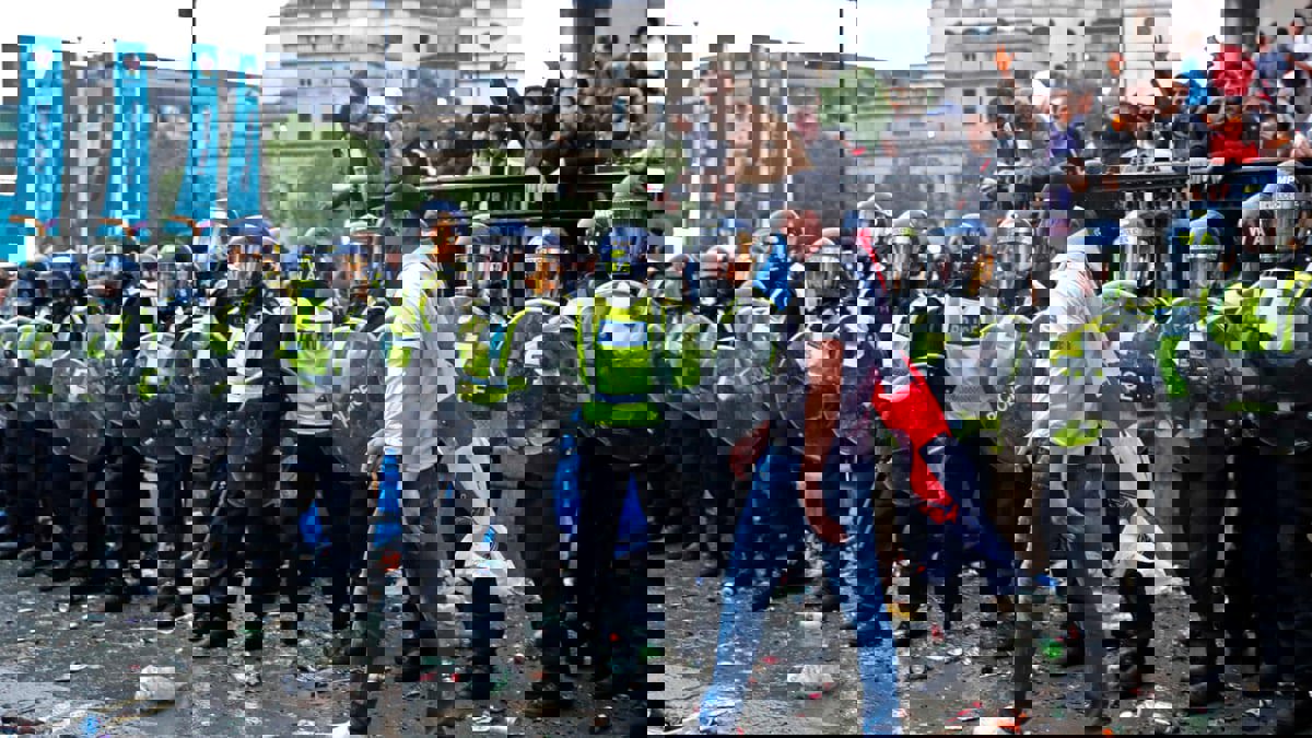 "يويفا" يبدأ إجراءات تأديبية ضد الاتحاد الإنجليزي بسبب شغب الجمهور في "يورو 2020"