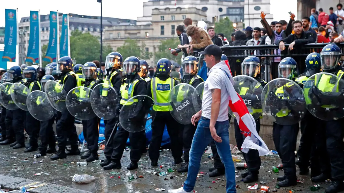 "يويفا" يبدأ إجراءات تأديبية ضد الاتحاد الإنجليزي بسبب شغب الجمهور في "يورو 2020"