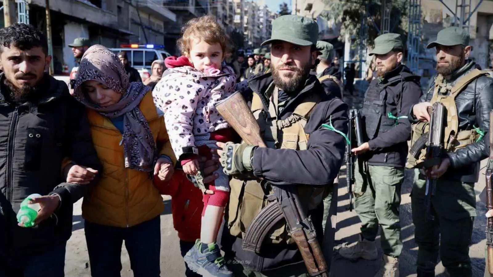 مصدر أمني سوري يكشف حقيقة خروج حافلات تُقل مقاتلي "قسد" من حلب