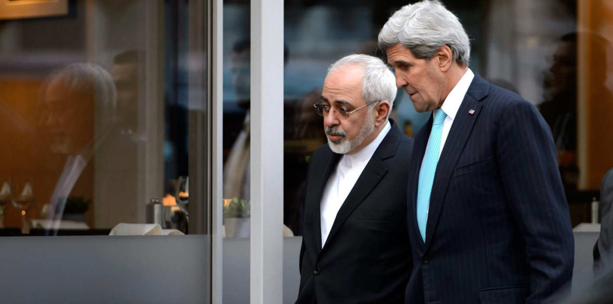 بماذا وصف ترامب "اللقاءات السرية" بين جون كيري ووزير خارجية إيران؟