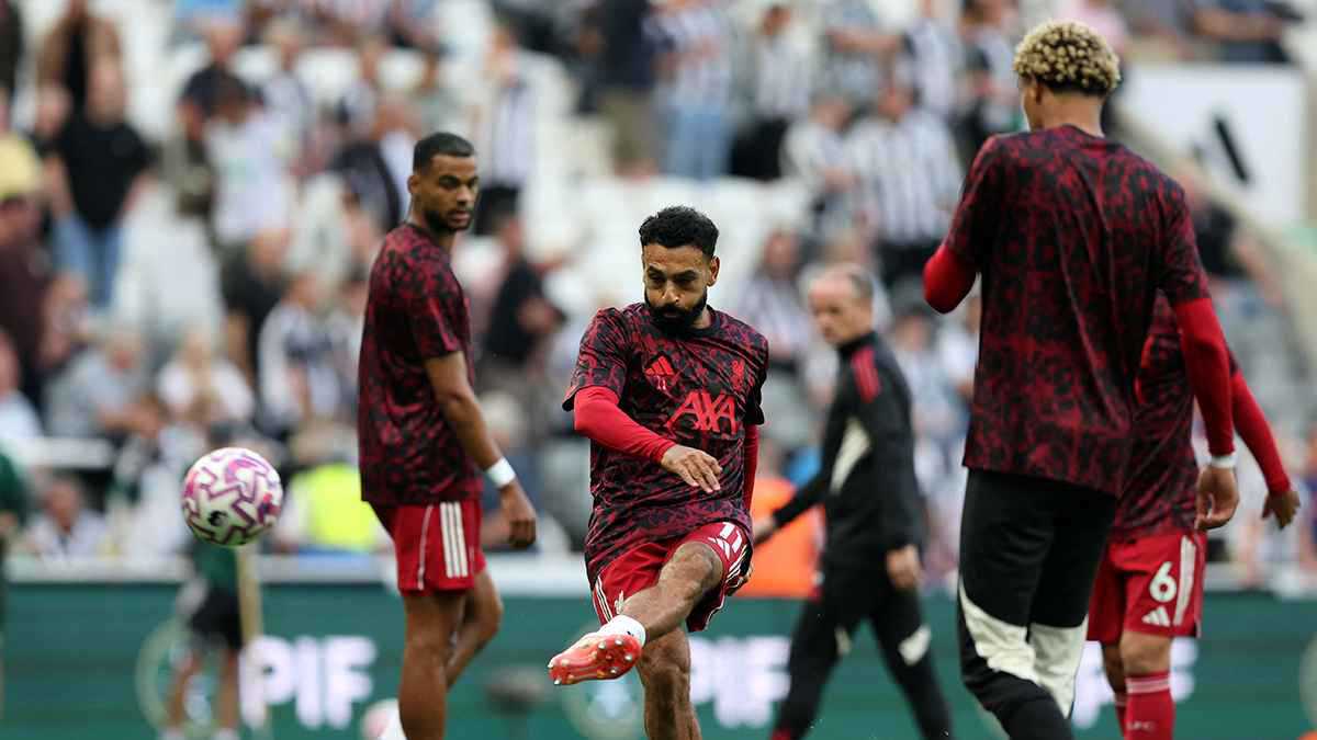 ماذا يحتاج محمد صلاح لتحطيم رقم أسطورة الدوري الإنجليزي؟
