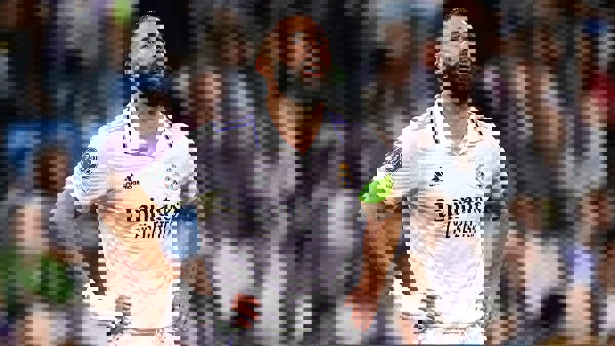 كريم بنزيما يغيب عن تدريبات ريال مدريد وكشف موقفه من اللحاق بمباراة الكلاسيكو