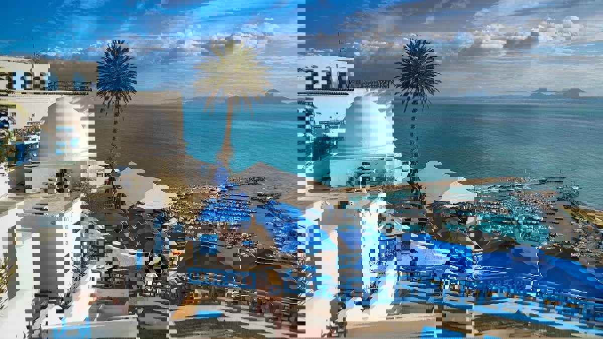 تونس تلجأ إلى "ملكات الجمال" لإنقاذ الموسم السياحي (صور)