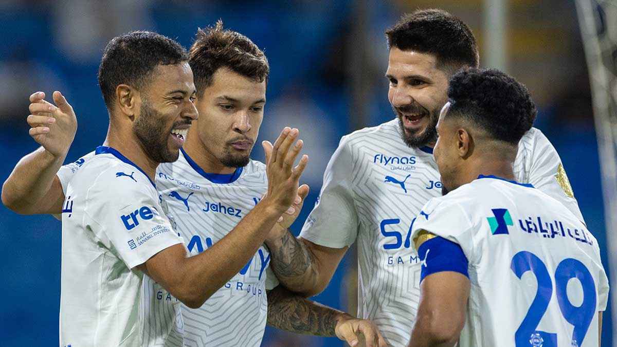 الموعد والقنوات الناقلة ومعلقو مباراة الهلال والشرطة