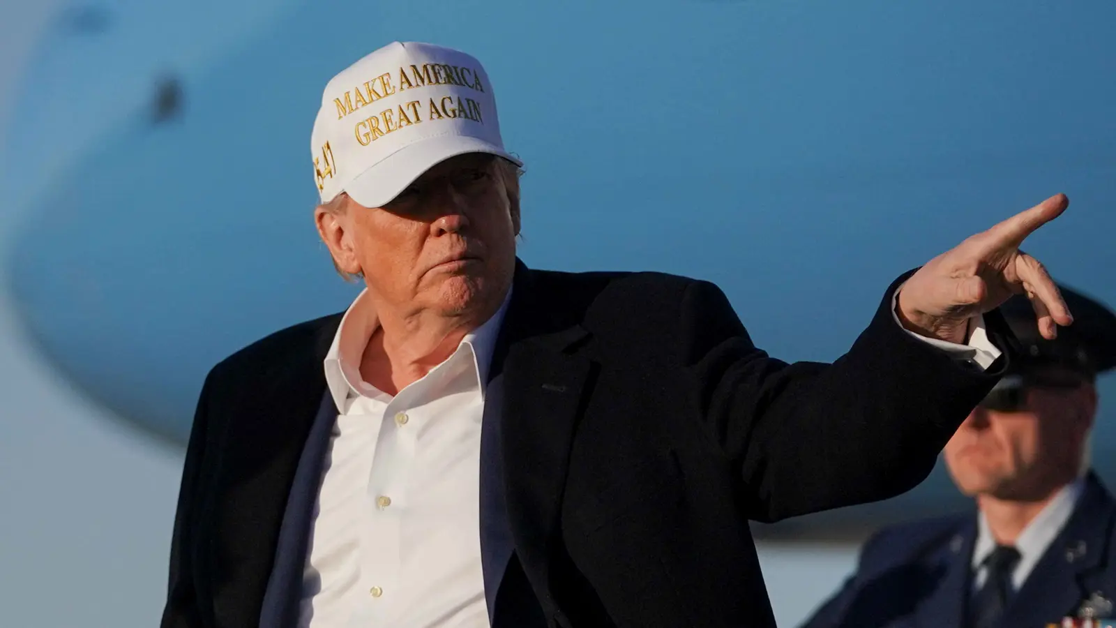 غضب في البيت الأبيض.. أرقام شعبية ترامب بين الرفض والقبول