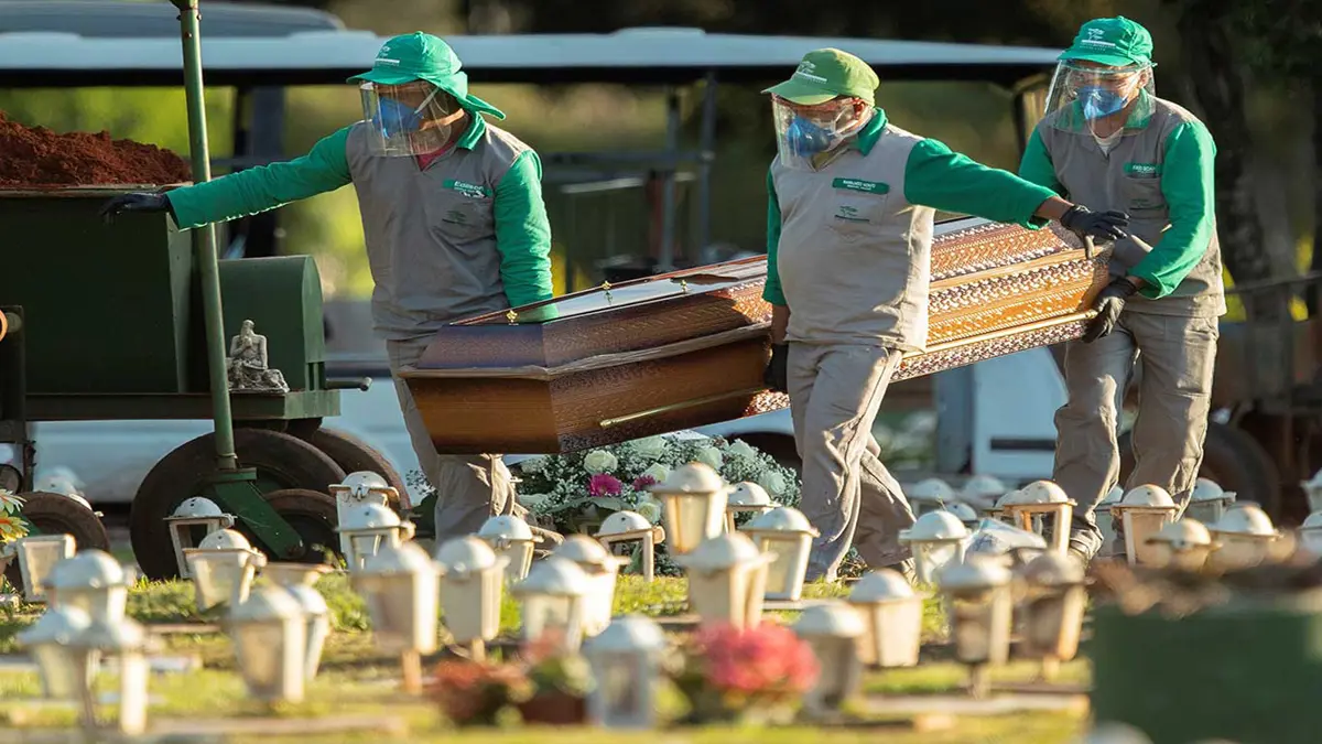 البرازيل تسجل 965 حالة وفاة جديدة بفيروس كورونا