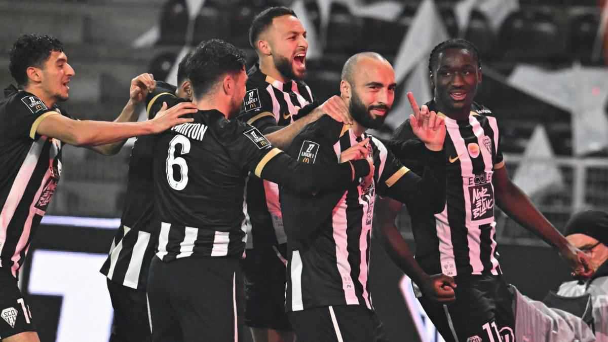 أولمبيك مارسيليا ينهي أزمة الجزائري حيماد عبدلي مع أنجيه الفرنسي 