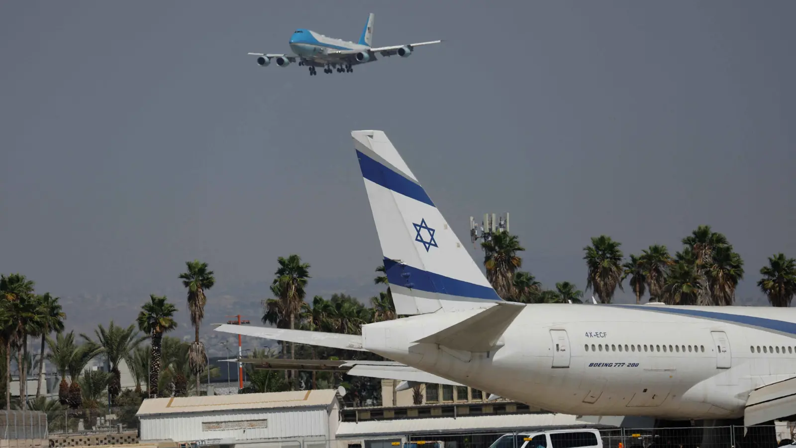 ميليشيا الحوثي تعلن استهداف مطار بن غوريون وحاملة طائرات أمريكية