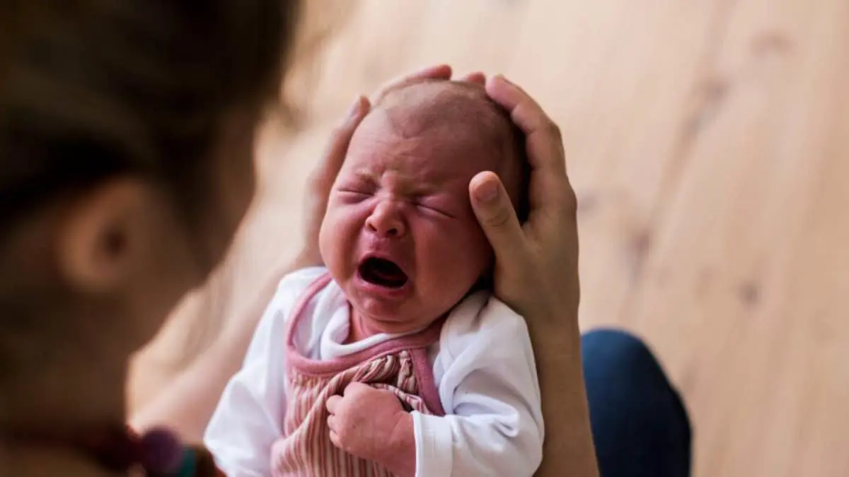 ما هو "البكاء الأرجواني" عند الأطفال؟
