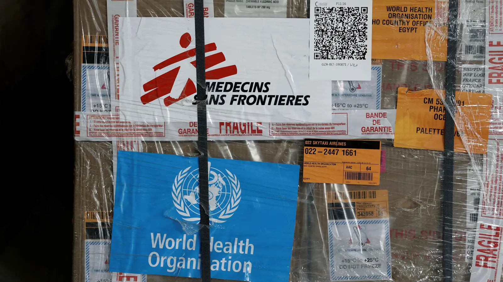 بعد تهديدات.. "أطباء بلا حدود"  تُعلق أنشطتها في منطقة خاضعة للحوثيين