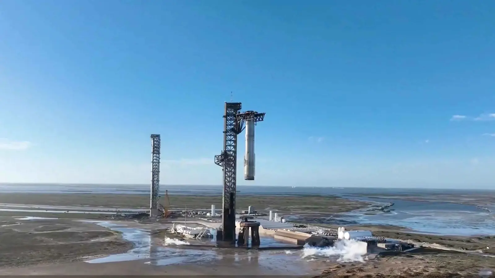 تعليق رحلات صاروخ "ستارشيب" بعد انفجار طبقته الثانية (فيديو)