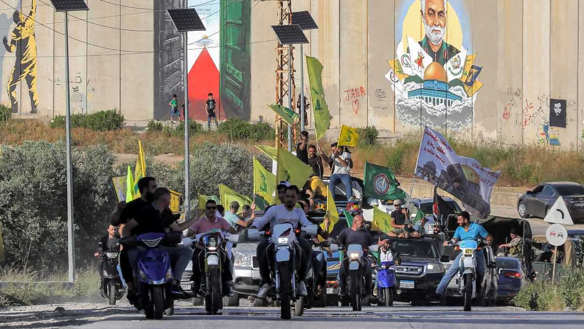 قلق وترقب في بيروت.. هل يطلق حزب الله "القمصان السود"؟