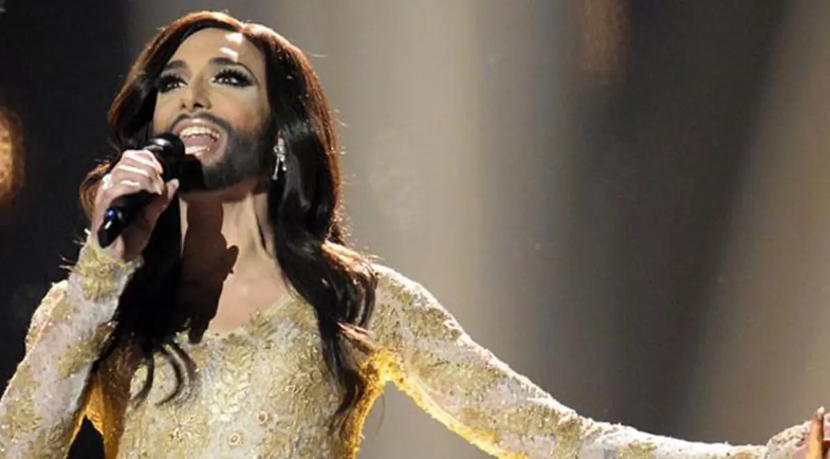 متحولة جنسيا تقيم حفلا في البرلمان الأوروبي