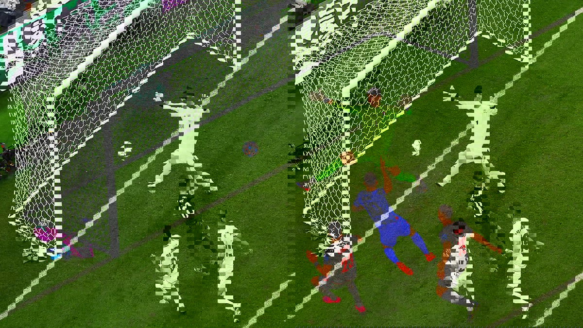 أمريكا تصعق إيران وترافق إنجلترا لدور الـ16 في كأس العالم