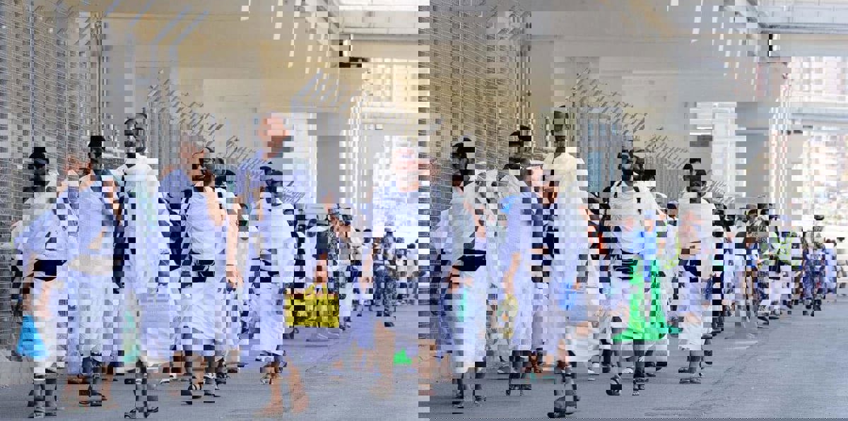 طهران تعيد فتح مكتب بعثة الحج الإيرانية في مكة (صور)