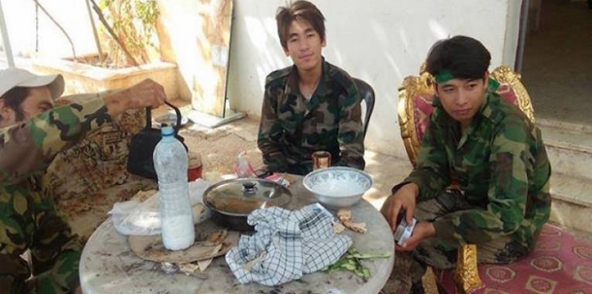 كيف تدفع إيران بفقراء أفغانستان للموت في سوريا؟ (صور)