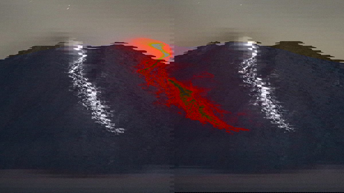 أندونيسيا.. ثوران بركان يقتل 13 شخصا ويصيب السكان بالهلع (فيديو)