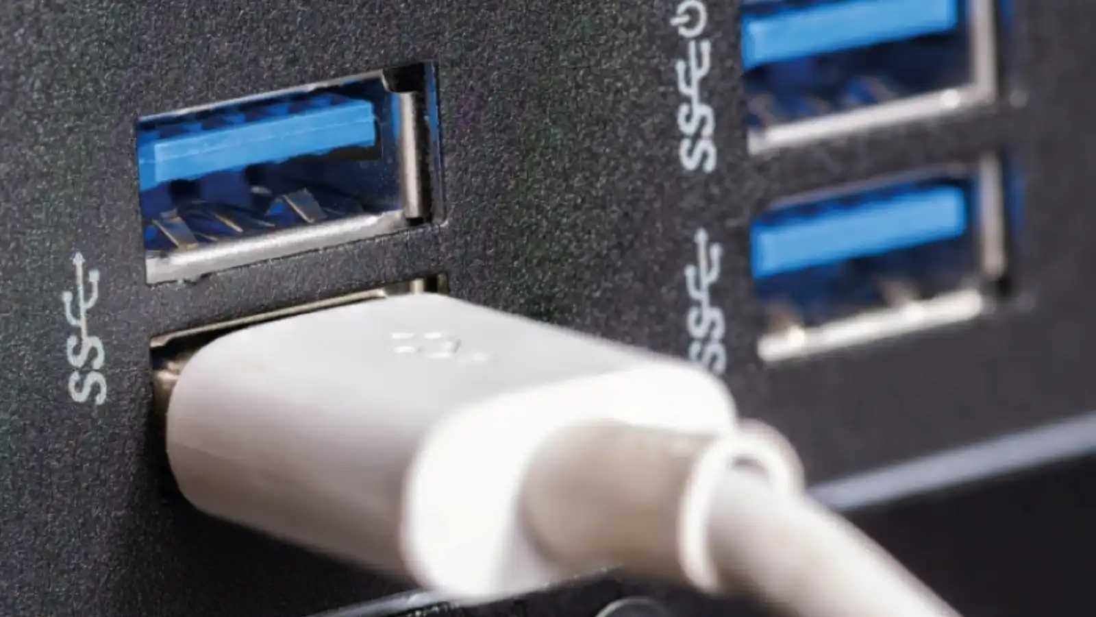 ما منفذ USB SS ولماذا لم يعد معتمدًا من الشركات؟