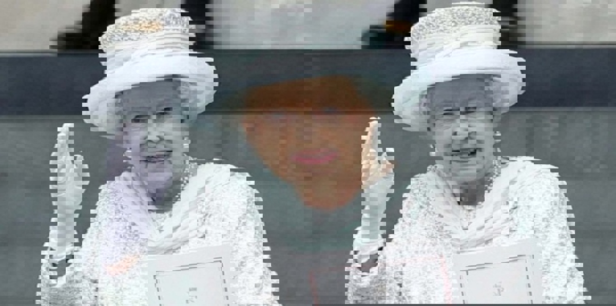 ملكة بريطانيا تدعو لإضاءة شموع الأمل بعيد الميلاد