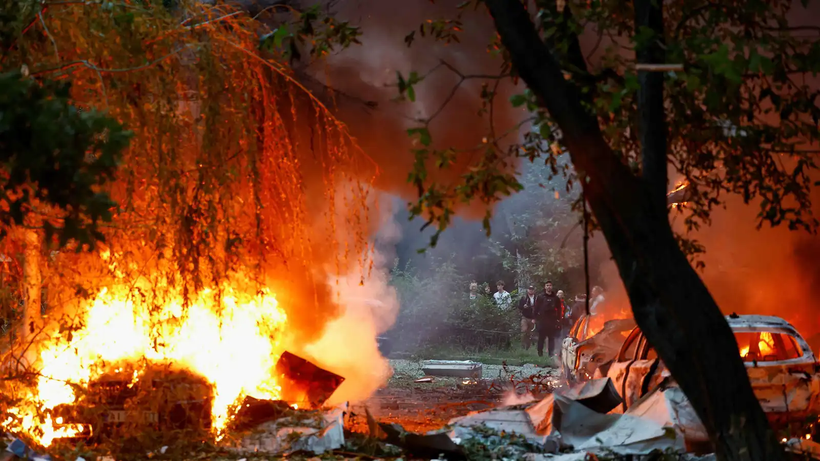 انفجارات تهز كييف ومدناً أوكرانية عقب هجوم صاروخي روسي عنيف (فيديو)