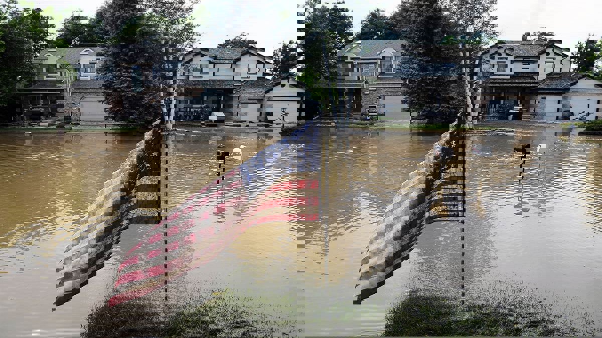 عواصف توقع قتيلًا وتعطل الطيران في الولايات المتحدة