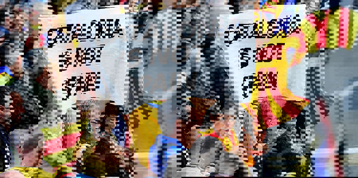 فرنسا تعلن أنها لن تعترف بـ"استقلال كتالونيا" في حال إعلانه من جانب واحد