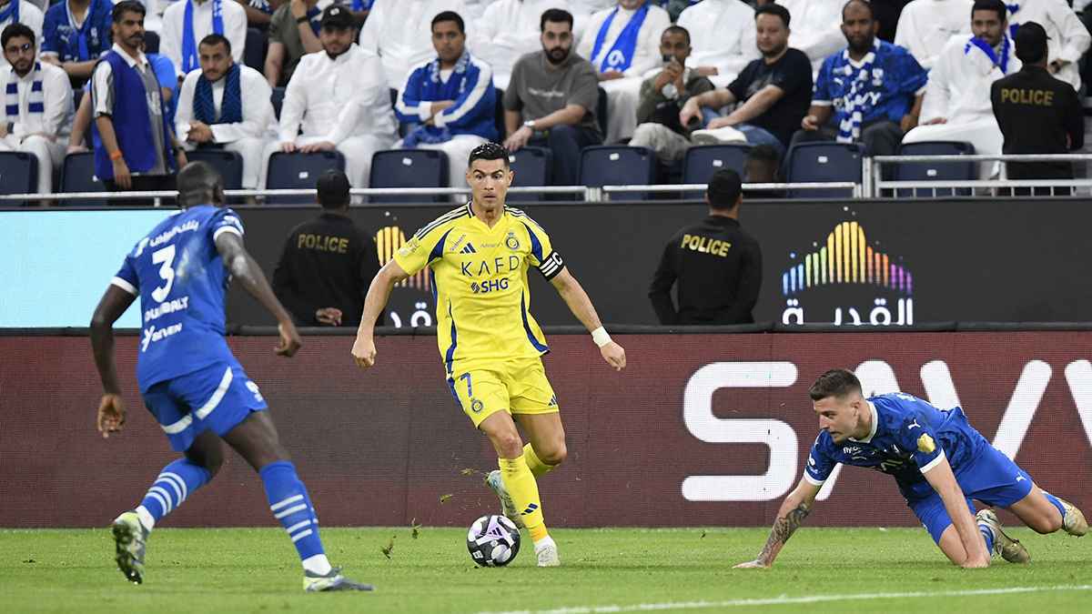 لماذا حقق الهلال أغلب البطولات قبل النصر؟.. رد ناري من عبدالله فلاته (فيديو)
