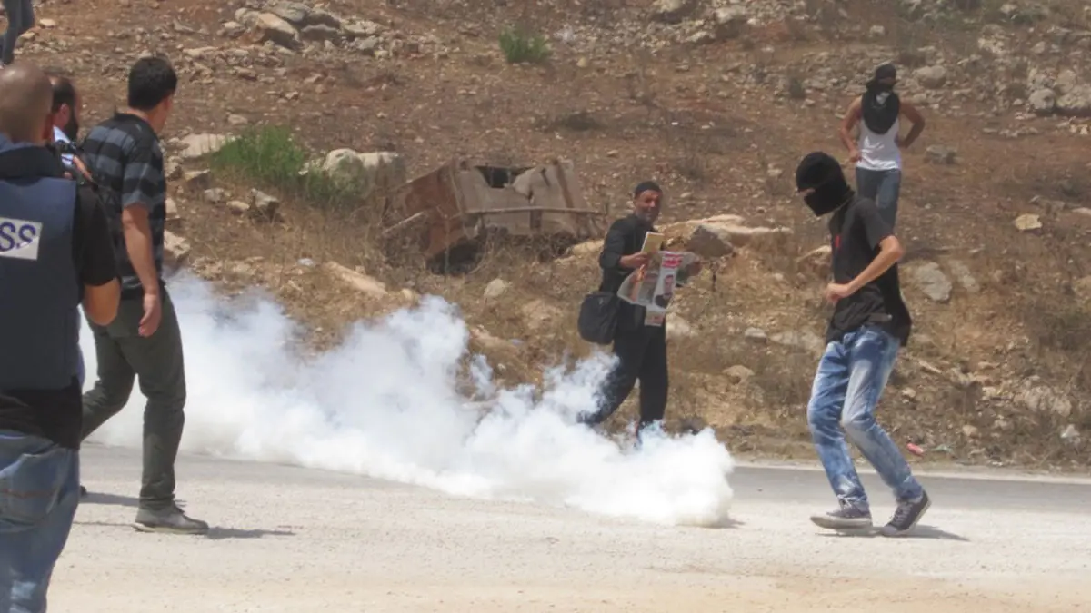 جيش الاحتلال يقتحم مدرسة بالخليل‎ ويعتدي على طلبتها