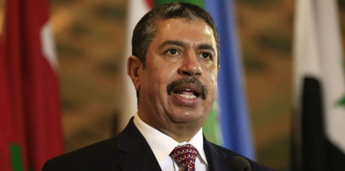 اليمن.. بحاح يتوعد بالتعامل بحزم مع "القوى المنحرفة"