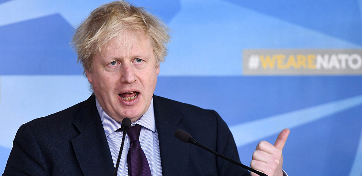 وزير الخارجية البريطاني: قصف سوريا "تصرف صائب"