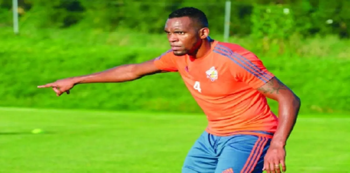 مدافع الهلال السعودي السابق يتسبب بخسارة الشارقة (فيديو)