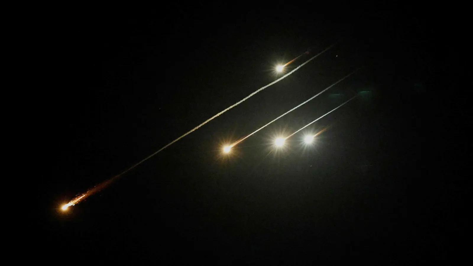 إيران تعلن بدء الموجة العاشرة من الهجمات على إسرائيل