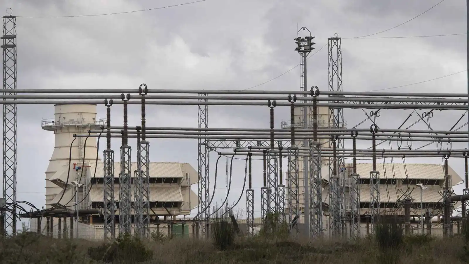 حرب إيران تجدد الأزمة.. عقبات أمام استكشاف النفط بجنوب أفريقيا