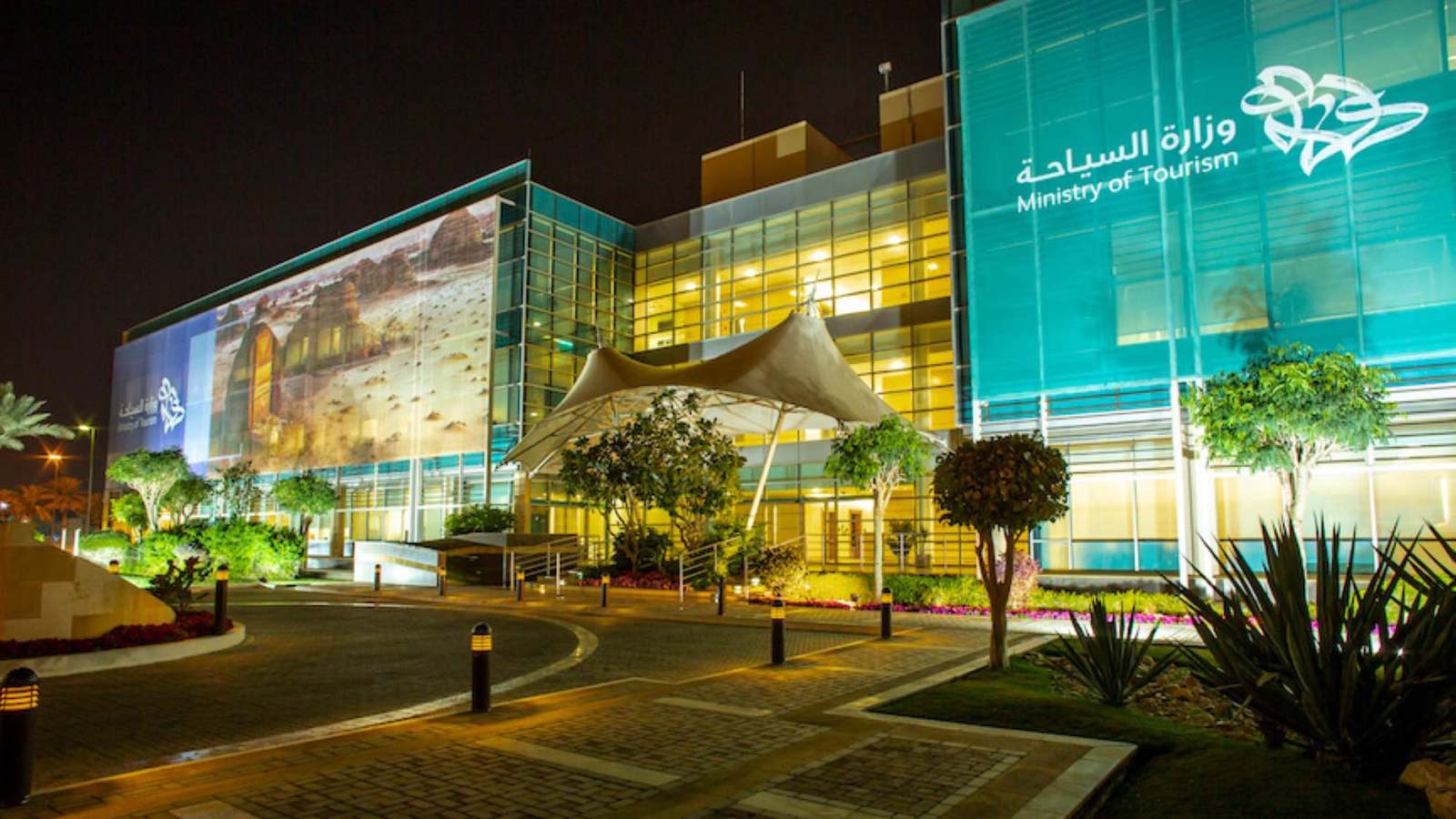 السعودية تمنع الفنادق من استقبال النزلاء دون تصريح الحج