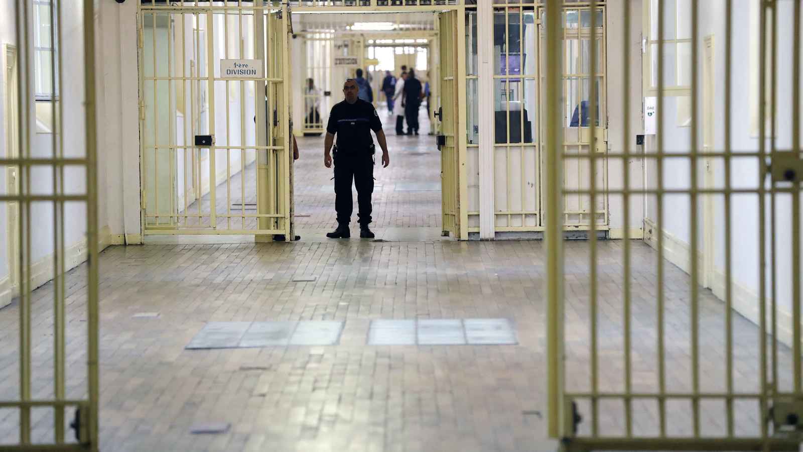 إطلاق سراح سجين بـ"خطأ غير متوقع" في فرنسا