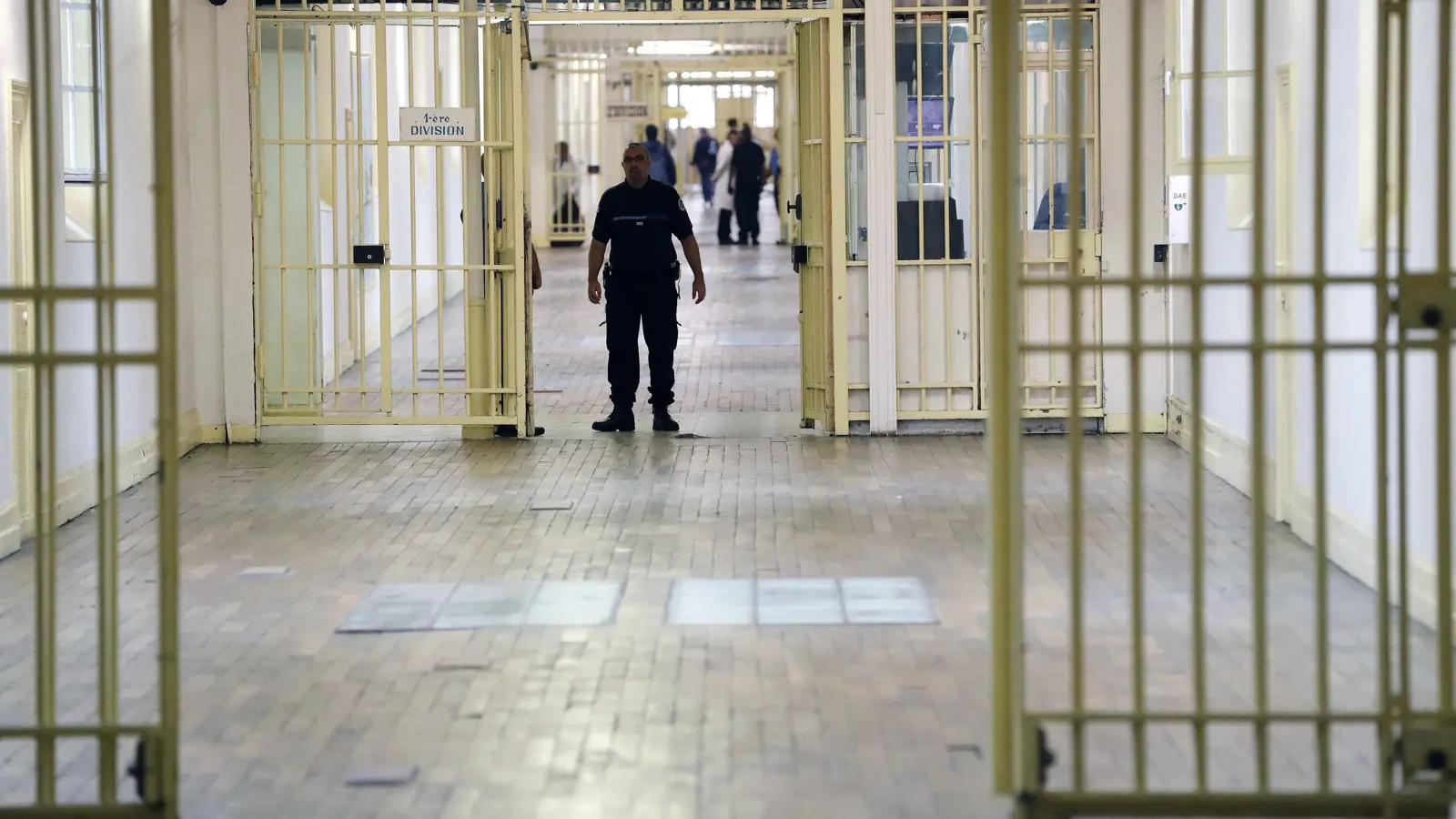 إطلاق سراح سجين بـ"خطأ غير متوقع" في فرنسا