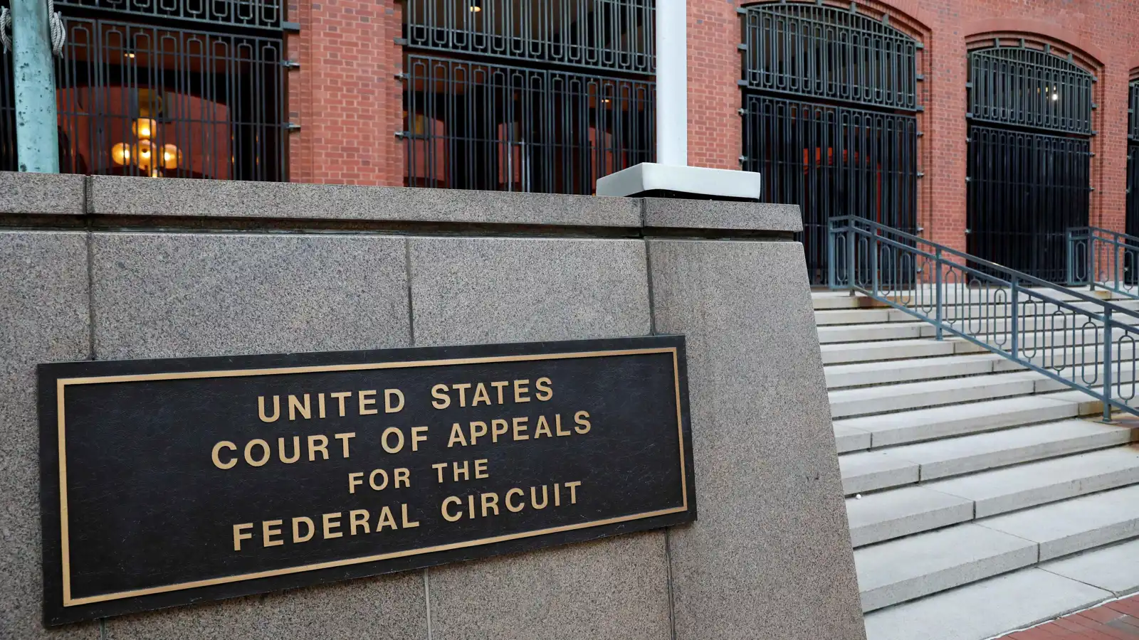 محكمة أمريكية تنظر في قضية منع "أسوشيتد برس" من المكتب البيضاوي