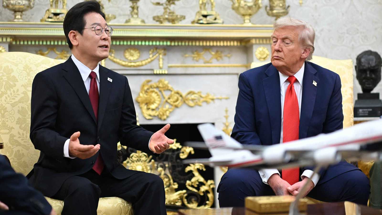 ترامب يتطلع إلى لقاء كيم جونغ أون ويهاجم رئيس كوريا الجنوبية