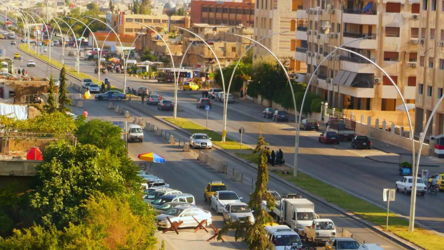 في ظل غياب القضاء.. المساجد بديل لحل نزاعات السوريين