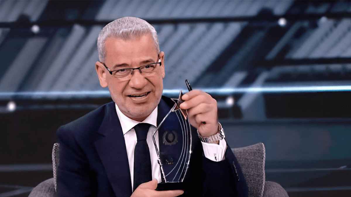 بعد 19 عاما.. مصطفى الآغا يعلن توقف برنامج صدى الملاعب