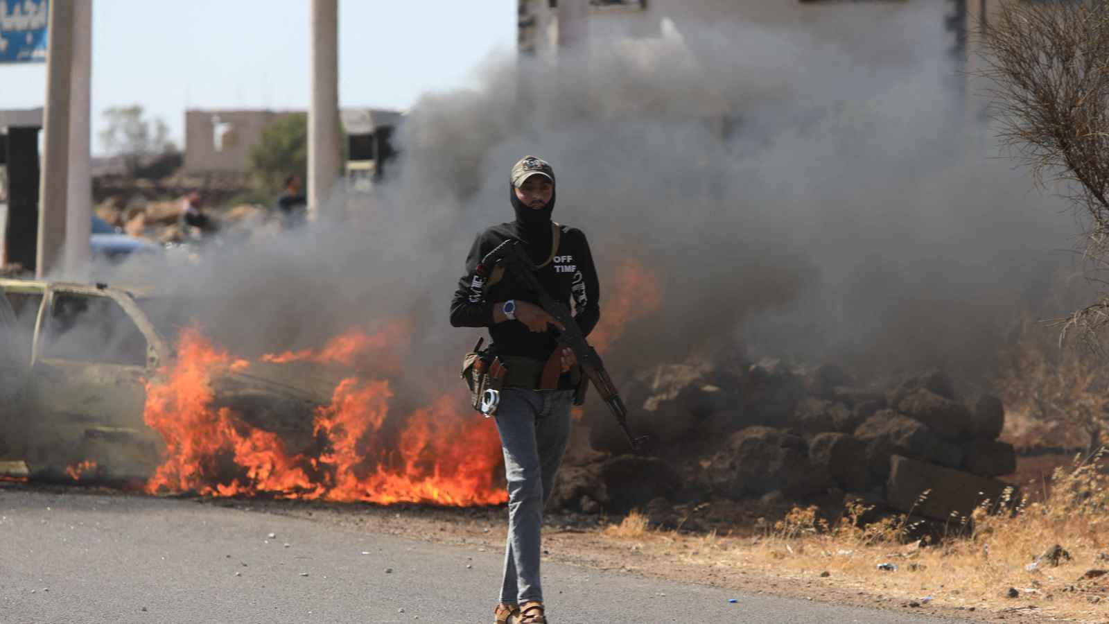 اشتباكات مسلحة عنيفة على عدة محاور في السويداء (فيديو)