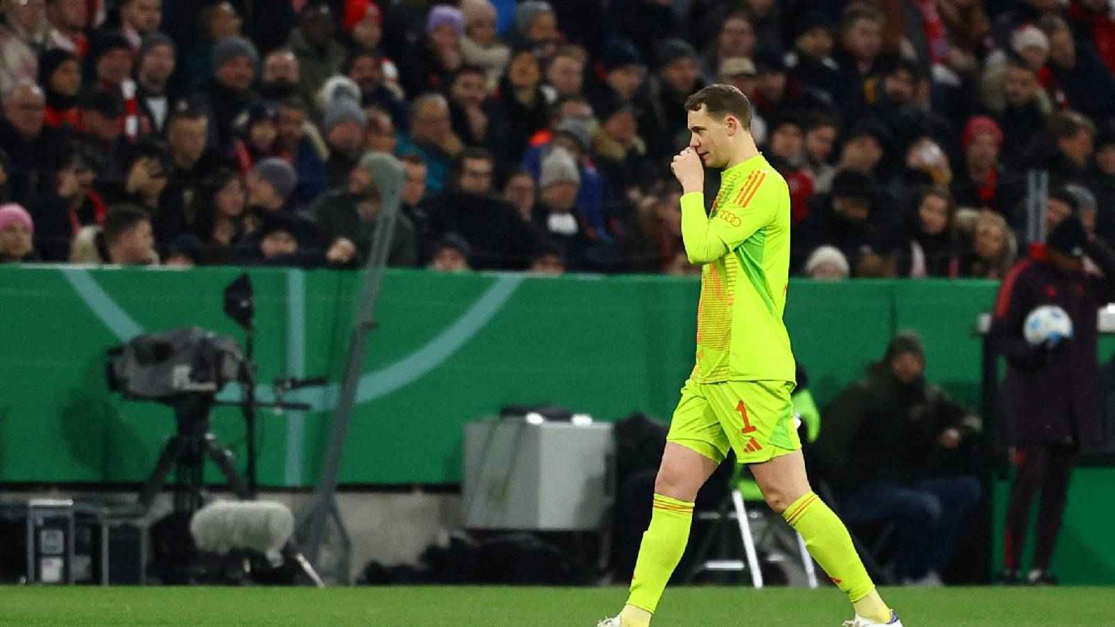 "نوير" يزيد أزمات بايرن ميونخ