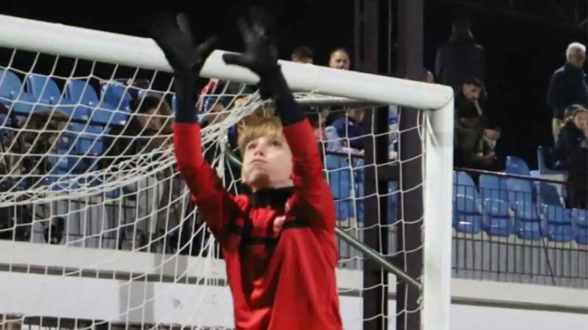 نجل كاسياس يخطف الأضواء بتصديات خرافية مع منتخب إسبانيا (فيديو)