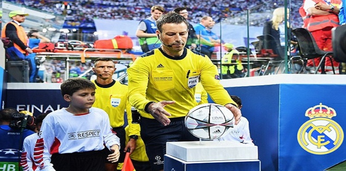 مخاوف من انتقال أفضل حكم إنجليزي إلى الخليج