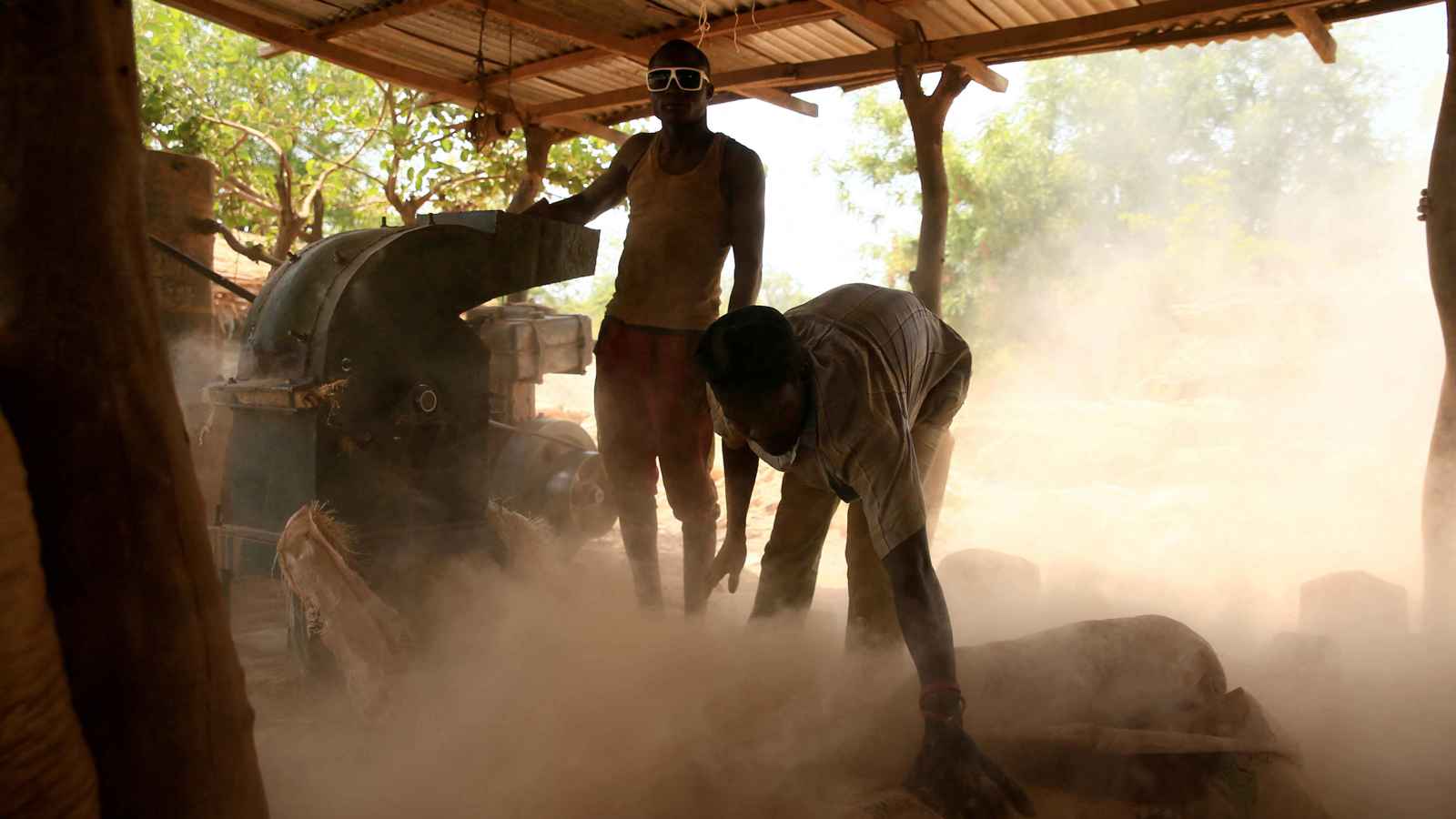 بأسلحة ثقيلة.. هجوم على منجم للذهب في نيجيريا يوقع 20 قتيلاً