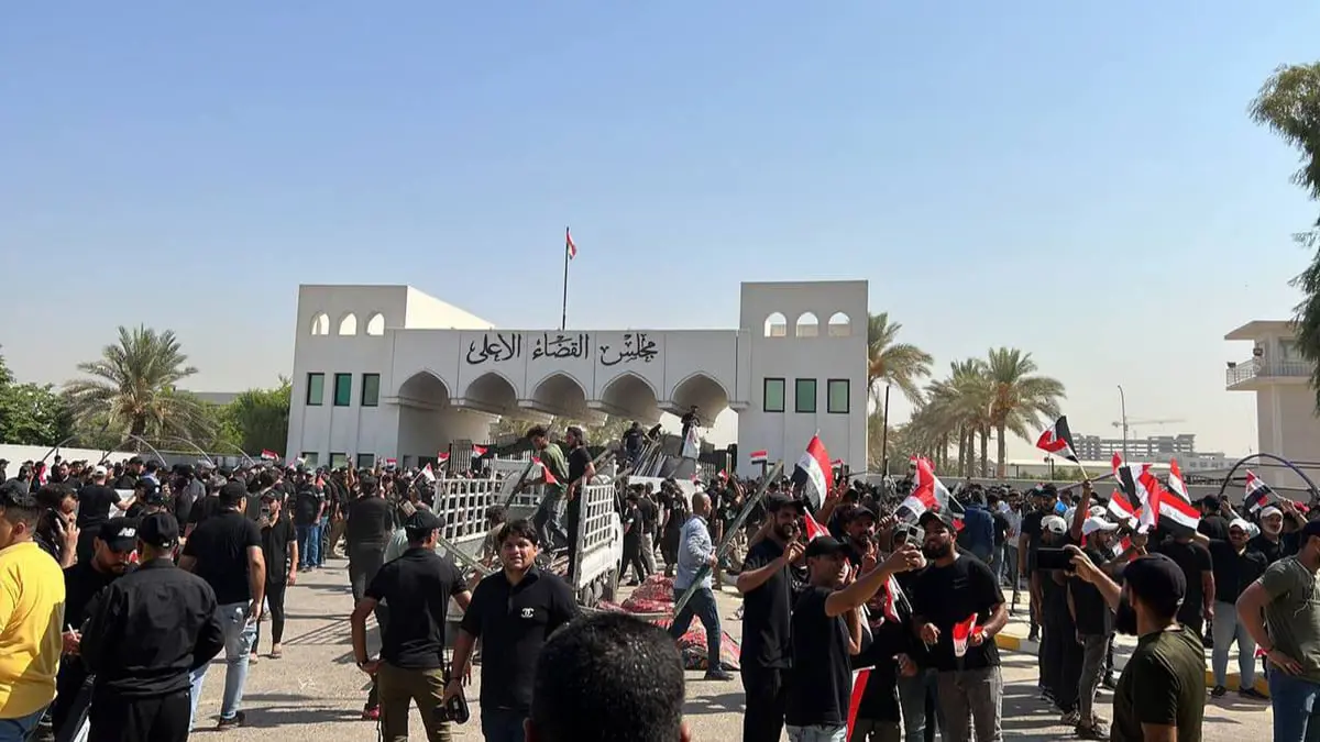 العراق.. "القضاء الأعلى" يعلق أعماله رفضا لاعتصام الصدريين